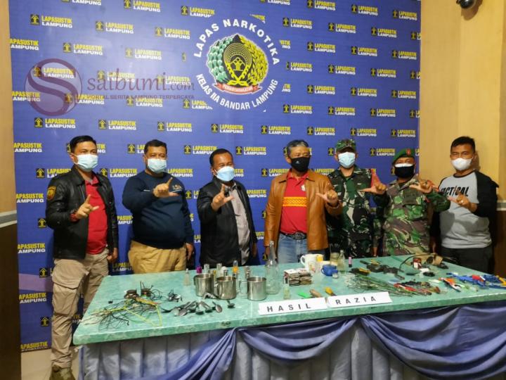 Razia Kamar Tahanan, Petugas Lapas Narkotika Temukan Benda-benda Terlarang